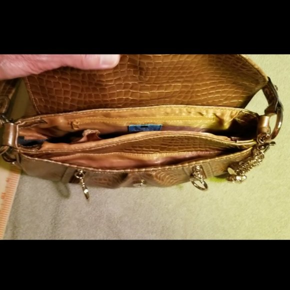 Kathy Van Zeeland Gold Shoulder Bag with KVZ Keychain Charm Heart Key Ring - Picture 12 of 16